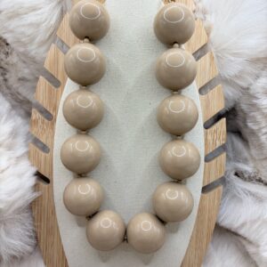 COLLAR DE CUENTAS GRANDES CAFÉ